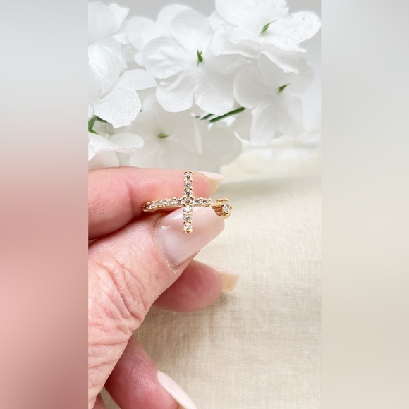 CZ Cross Ring in 18k Gold Filled, NWT, Ships in Gift Box, Adjustable - Picture 3 of 5